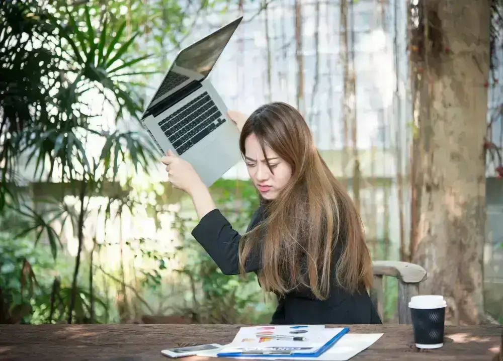 kerugian website tidak profesional dialamai oleh pebisnis